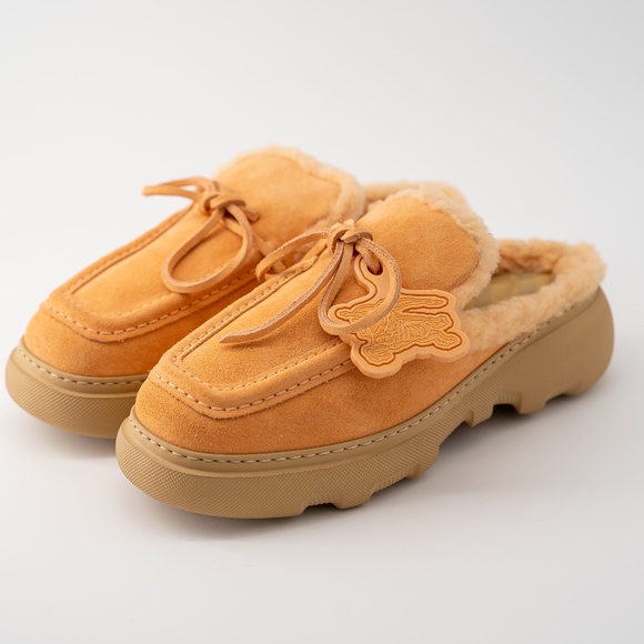 size 38.5 / 8.5us Burberry Stony faux fur suede mules Marshmallow peach orange - Picture 1 of 12